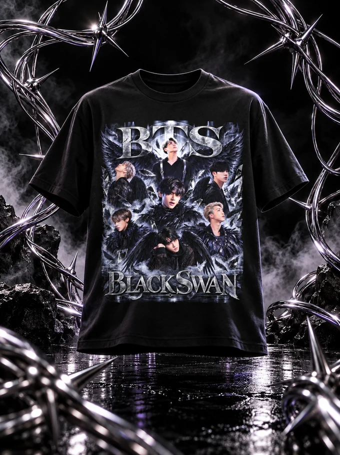 Camiseta preta BTS sobre palco, estampa exclusiva Smugl